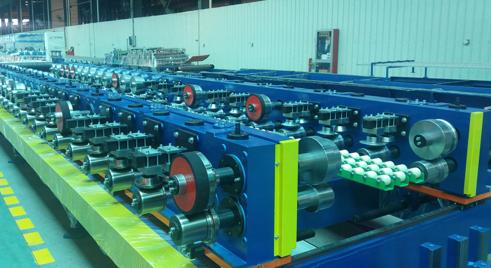 Roll former assembly